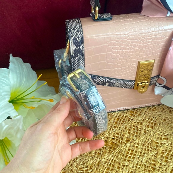 Aldo 'GLENDA' Convertible Satchel in Light Pink & Snakeskin Print - Picture 5 of 15